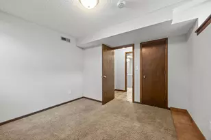 9917 Pillsbury Ave S, Bloomington, MN 55420 - Photo 60