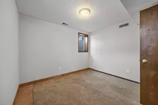 9917 Pillsbury Ave S, Bloomington, MN 55420 - Photo 58