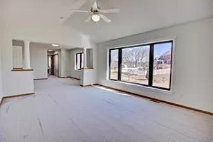 1595 Spinaker Dr, Woodbury, MN 55125 - Photo 36