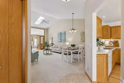 7638 Newbury Road, Woodbury, MN 55125 - Photo 4