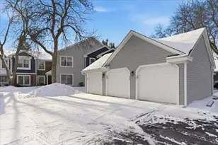 7555 W 110th St, Bloomington, MN 55438 - Photo 16