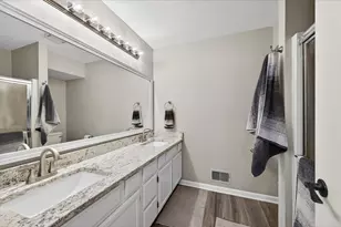 7555 W 110th St, Bloomington, MN 55438 - Photo 10