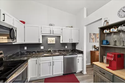 7555 W 110th Street, Bloomington, MN 55438 - Photo 8