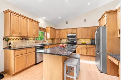 14335 48th Avenue N, Plymouth, MN 55446 - Photo 8