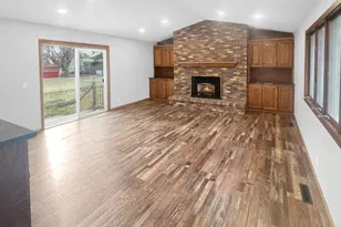 1122 S State St, Fairmont, MN 56031 - Photo 10