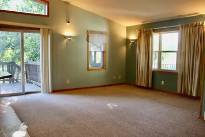 322 Oriole Avenue N, Thief River Falls, MN 56701 - Photo 12