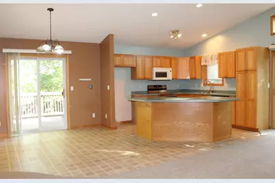 322 Oriole Avenue N, Thief River Falls, MN 56701 - Photo 4
