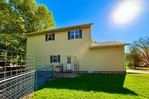 322 Oriole Ave N, Thief River Falls, MN 56701 - Photo 42