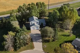 322 Oriole Ave N, Thief River Falls, MN 56701 - Photo 36