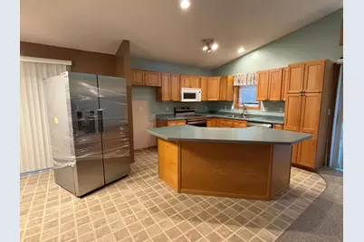 322 Oriole Avenue N, Thief River Falls, MN 56701 - Photo 6