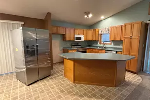 322 Oriole Ave N, Thief River Falls, MN 56701 - Photo 6