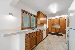 2000 Ordway St, Golden Valley, MN 55422 - Photo 6