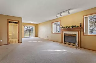 2907 Devonshire Cir, Woodbury, MN 55125 - Photo 2