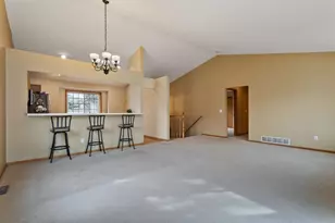 2907 Devonshire Cir, Woodbury, MN 55125 - Photo 4