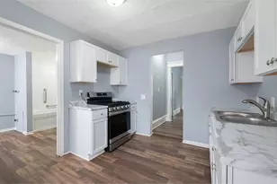 2723 Dupont Ave N, Minneapolis, MN 55411 - Photo 2