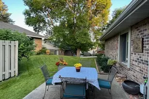 1930 Kingsview Ln N, Plymouth, MN 55447 - Photo 4