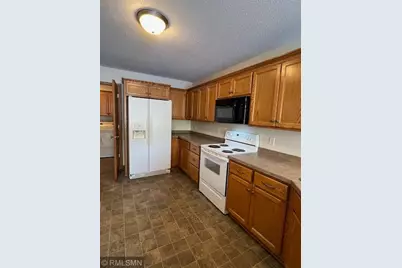 301 Roosevelt Street S #E, Cambridge, MN 55008 - Photo 6