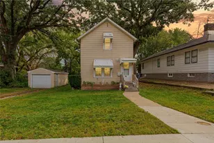 414 3rd St NE, Waseca, MN 56093 - Photo 2