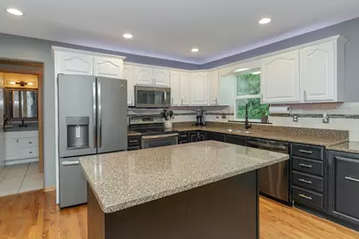 1008 Southern Woods Place SW, Rochester, MN 55902 - Photo 4