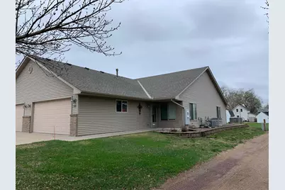 112 S Linden Street, Belle Plaine, MN 56011 - Photo 1