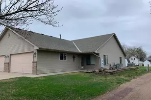 112 S Linden St, Belle Plaine, MN 56011 - Photo 1