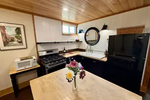 301 N 11th St, Olivia, MN 56277 - Photo 2