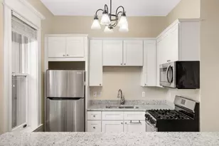 579 Summit Ave, Saint Paul, MN 55102 - Photo 8