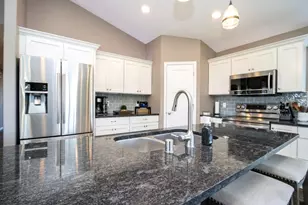 2206 Rolling Green Ln, North Mankato, MN 56003 - Photo 12