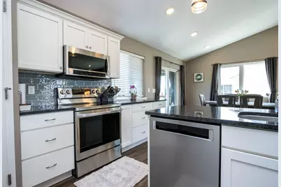 2206 Rolling Green Lane, North Mankato, MN 56003 - Photo 14