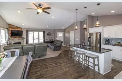 2206 Rolling Green Lane, North Mankato, MN 56003 - Photo 16