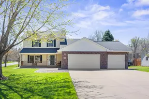 955 Park Dr, Belle Plaine, MN 56011 - Photo 2