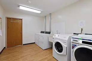2425 E Franklin Ave, Minneapolis, MN 55406 - Photo 18