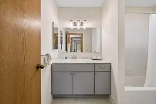2425 E Franklin Ave, Minneapolis, MN 55406 - Photo 16