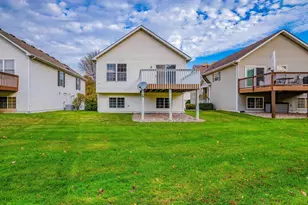 916 Parkside Blvd, Hopkins, MN 55343 - Photo 40