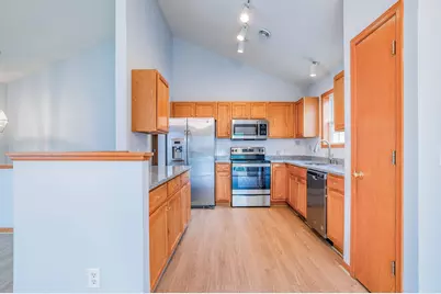 916 Parkside Boulevard, Hopkins, MN 55343 - Photo 12