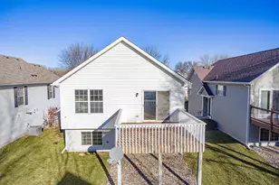 916 Parkside Blvd, Hopkins, MN 55343 - Photo 8