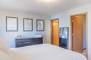 916 Parkside Blvd, Hopkins, MN 55343 - Photo 24