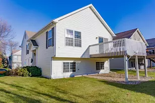 916 Parkside Blvd, Hopkins, MN 55343 - Photo 6