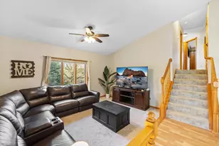 4634 Stoddart Ln, White Bear Township, MN 55127 - Photo 10