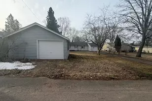 211 E 3rd Ave, Luck, WI 54853 - Photo 28