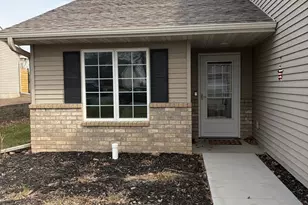 321 Wildwood Cir, Roberts, WI 54023 - Photo 2