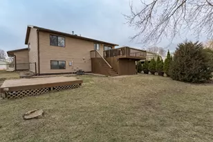 2007 23 1/2 Street SE, Rochester, MN 55904 - Photo 4