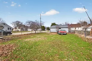 701 10th Ave SE, Austin, MN 55912 - Photo 6