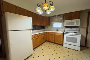 503 N 6th St, Marshall, MN 56258 - Photo 2