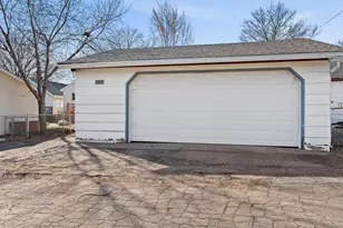 1105 Pleasant Ave, Saint Paul, MN 55102 - Photo 2