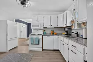 1700 Howard St N, Maplewood, MN 55109 - Photo 10
