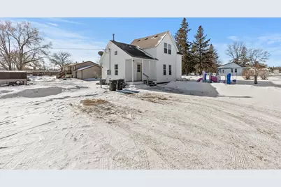 201 7th Street SW, Little Falls, MN 56345 - Photo 2