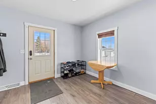 201 7th St SW, Little Falls, MN 56345 - Photo 4