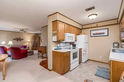 100 Cedar Street #305, Mankato, MN 56001 - Photo 6