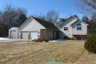 31066 Cedar Ridge Dr, Lindstrom, MN 55045 - Photo 1
